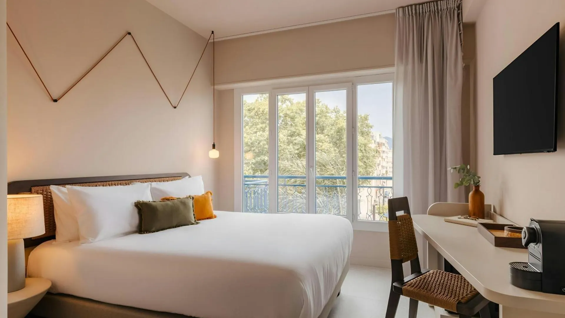 Yelo Promenade Hotel Magnan, Sonder By Marriott Bonvoy contacts